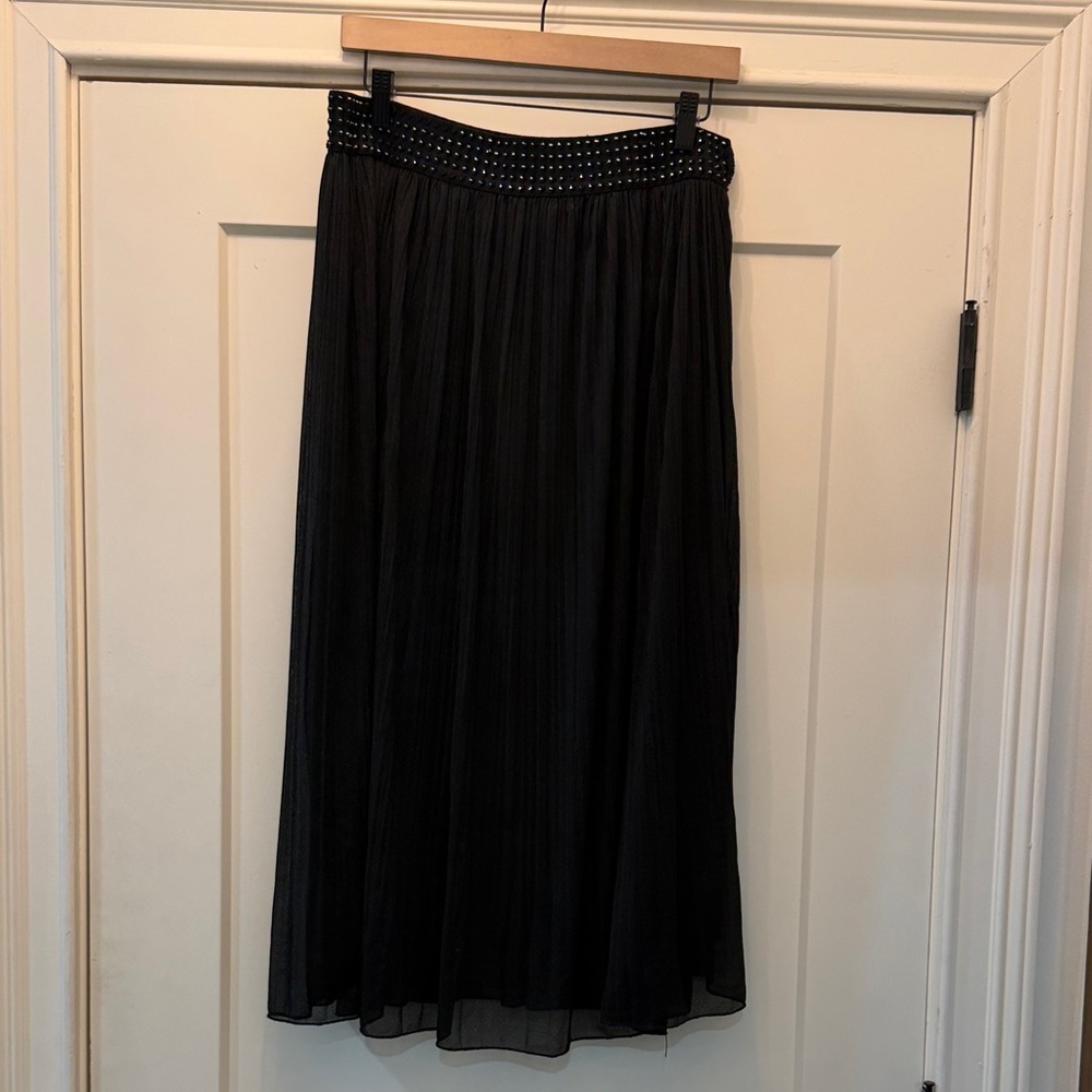 Elegant Black Glitter Pleated Skirt